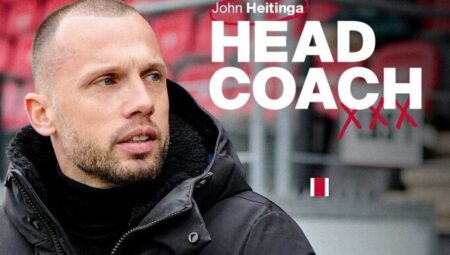 Ajax’ın yeni teknik direktörü John Heitinga oldu