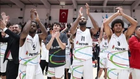 İzmir’deki basketbol turnuvasının bilet gelirleri depremzedelere bağışlanacak