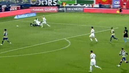 Alanyaspor – Fenerbahçe maçında iki penaltı kararı