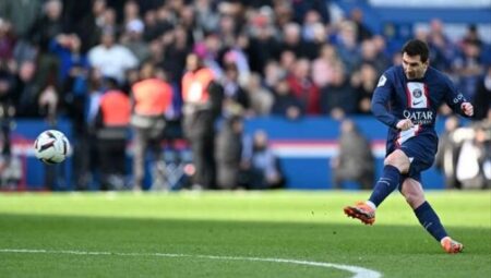 Lionel Messi, PSG’de kalacak mı?