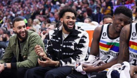 Towns: “İyileşmemde aksama oldu, ama tünelin ucunda ışık var”