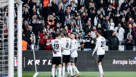 Beşiktaş’ın derbi güvencesi iç saha