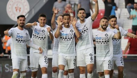 Altay üç attı, sezonu galibiyetle bitirdi!
