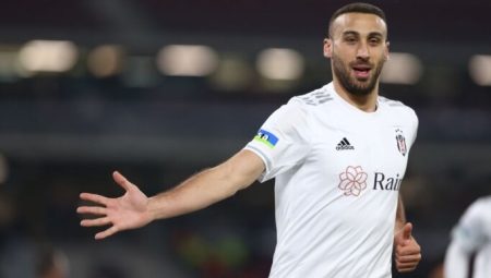 Beşiktaş’ta Cenk Tosun’a yeni sözleşme