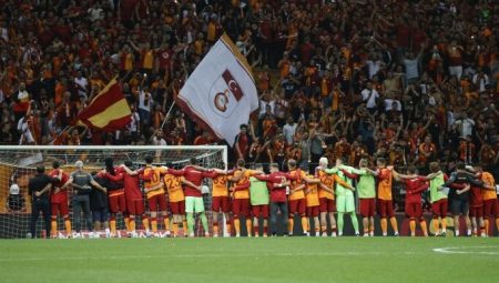 Galatasaray taraftarından kombine yenilemesine yoğun talep