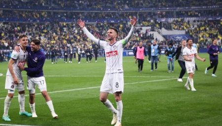 Galatasaray’a transferde yeni rakip çıktı!