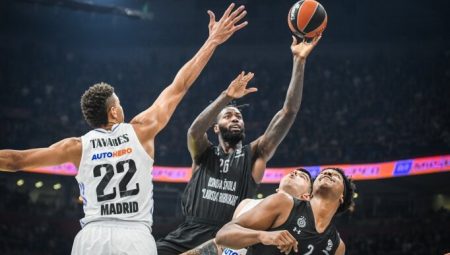 Real Madrid, Belgrad’da seriyi eşitledi